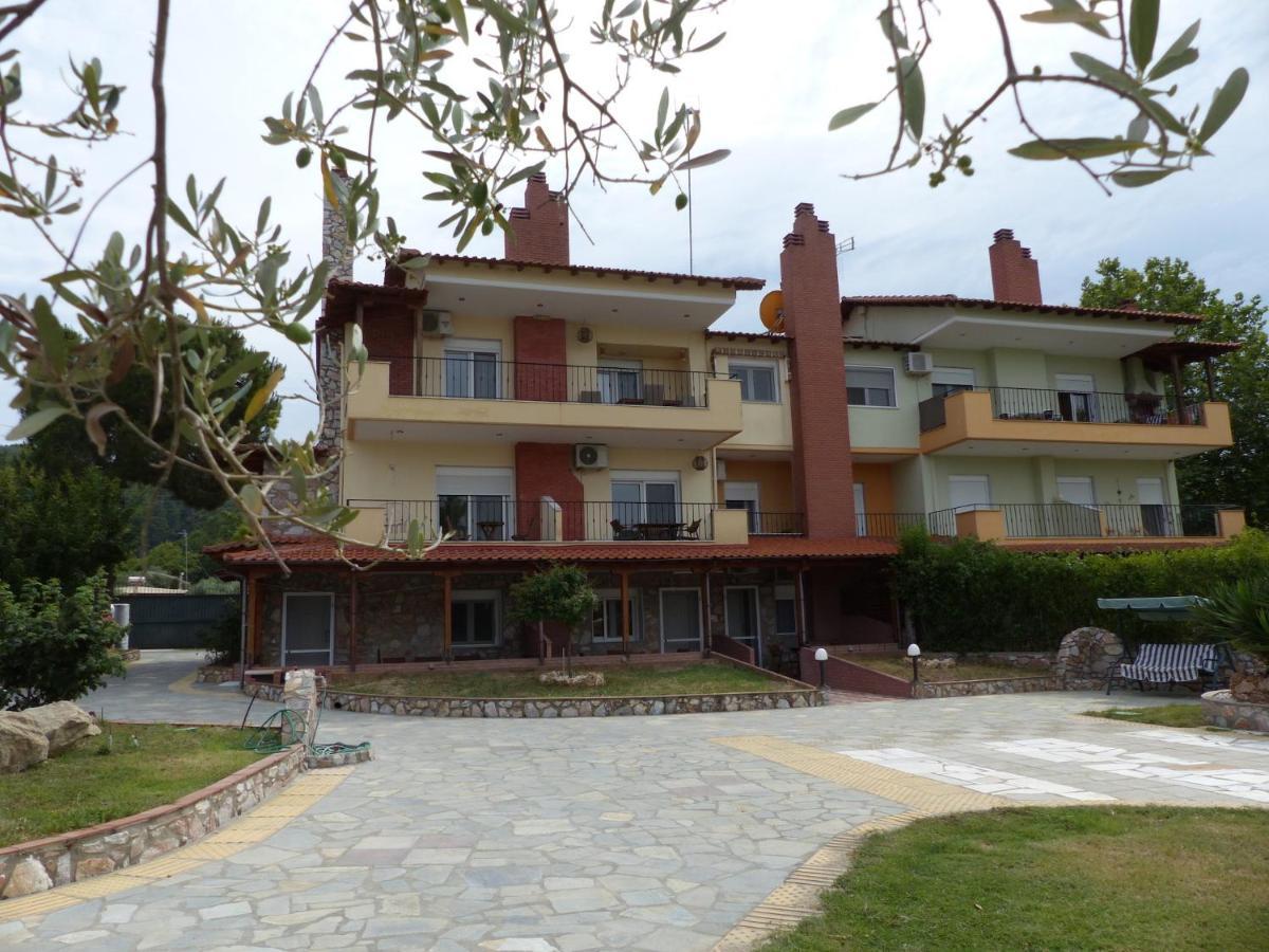 Makis Nest Apart-Hotel Vourvourou Buitenkant foto