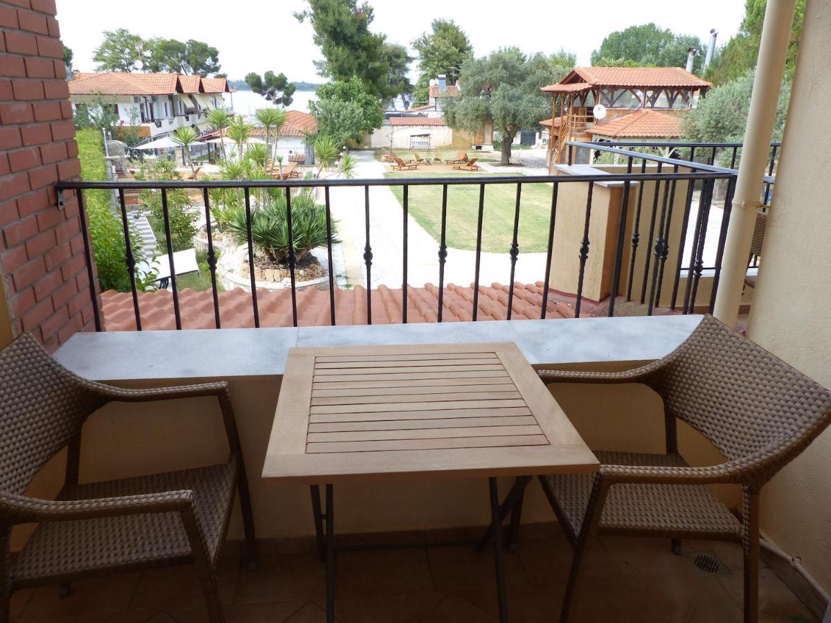 Makis Nest Apart-Hotel Vourvourou Buitenkant foto