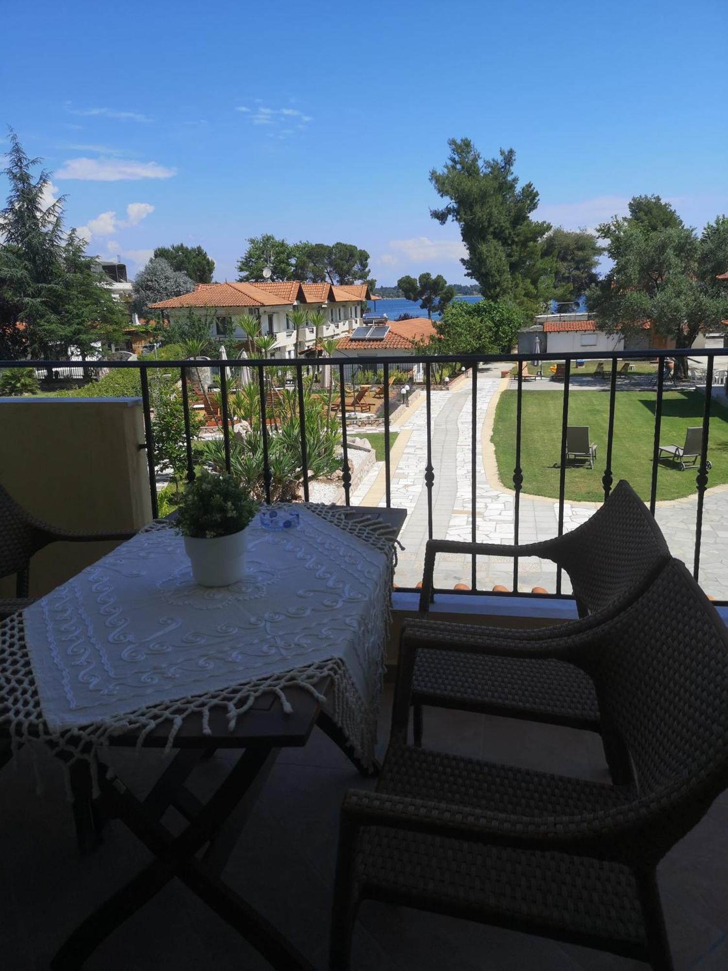 Makis Nest Apart-Hotel Vourvourou Buitenkant foto