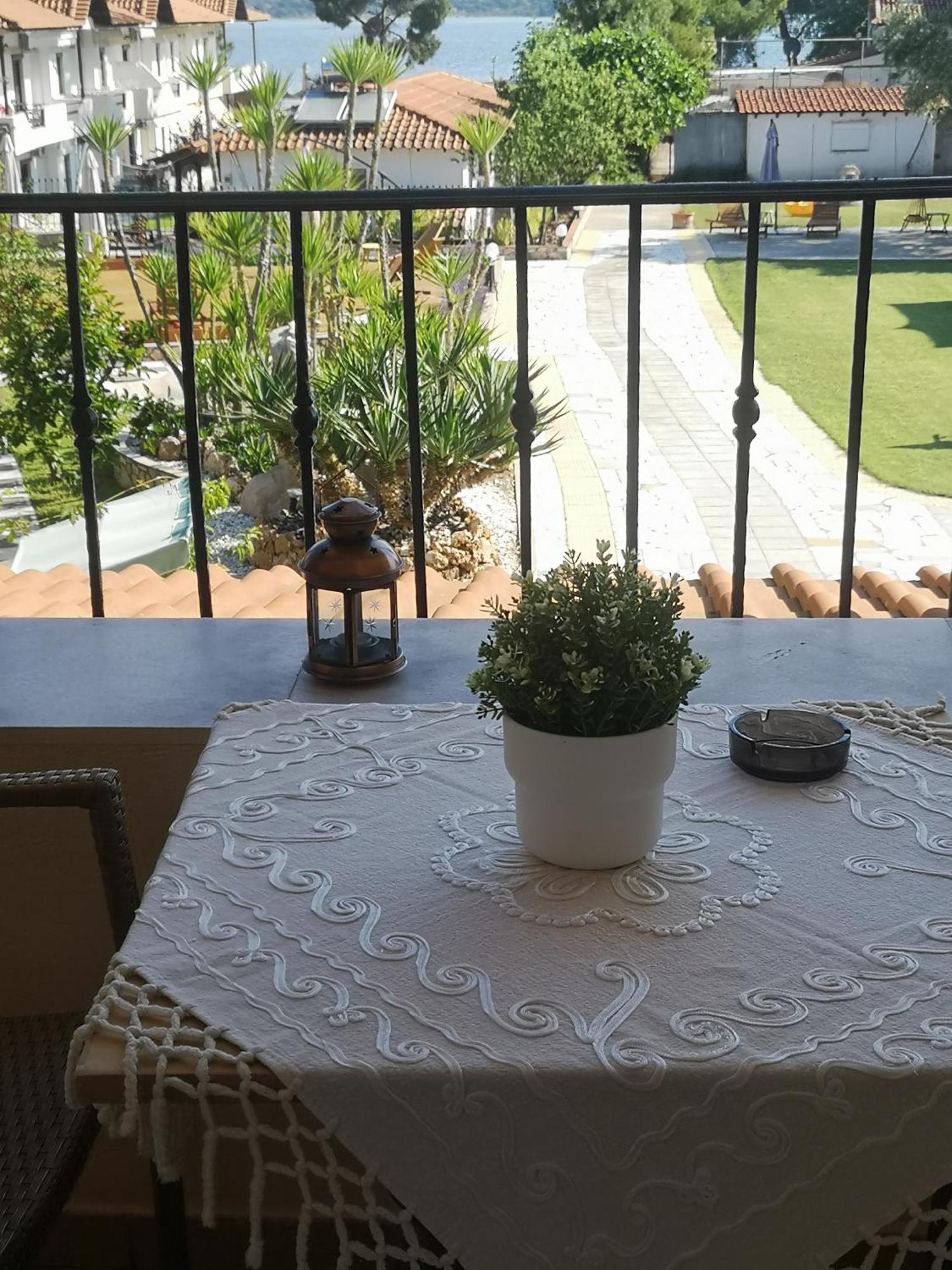 Makis Nest Apart-Hotel Vourvourou Buitenkant foto