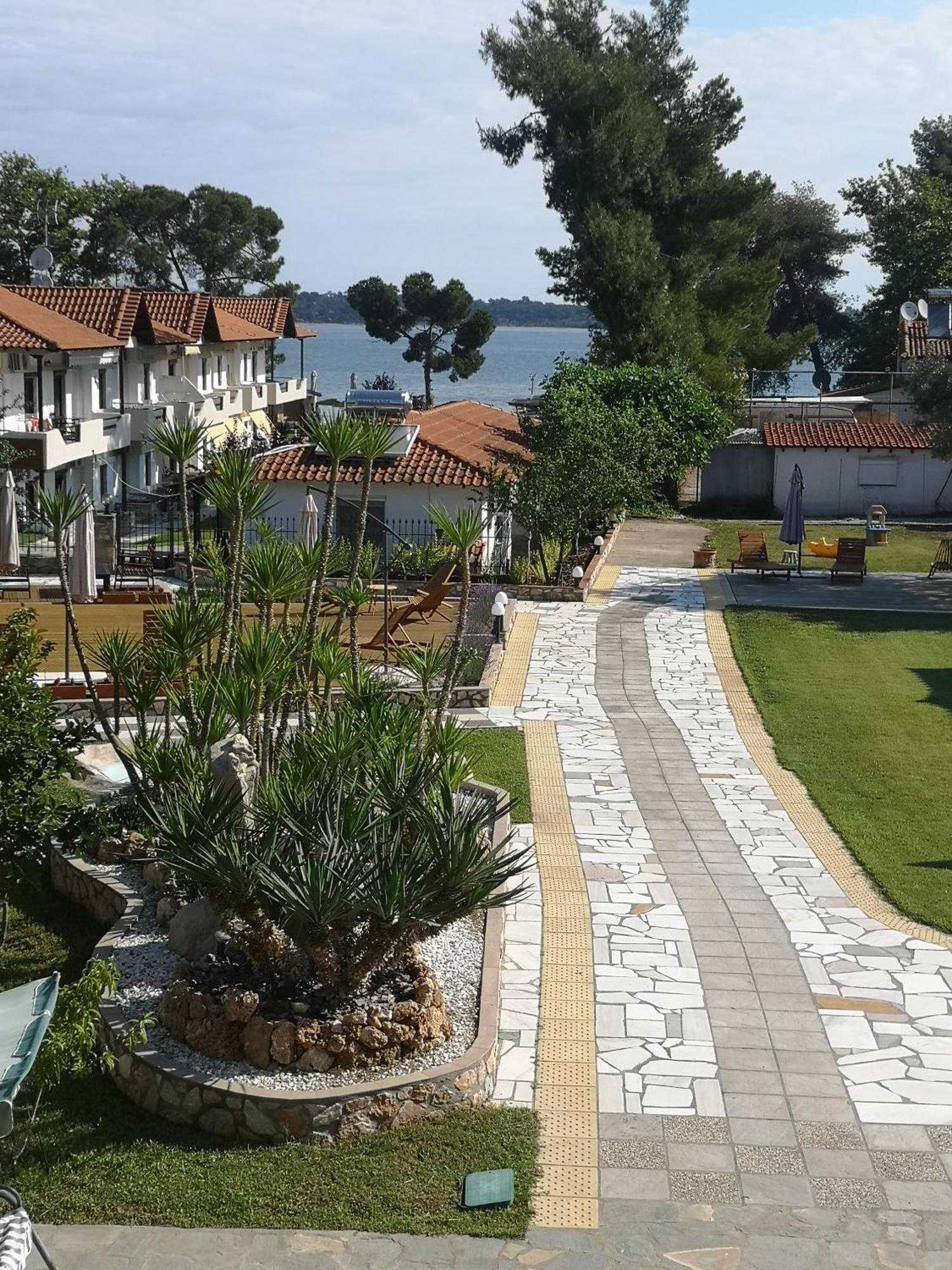 Makis Nest Apart-Hotel Vourvourou Buitenkant foto