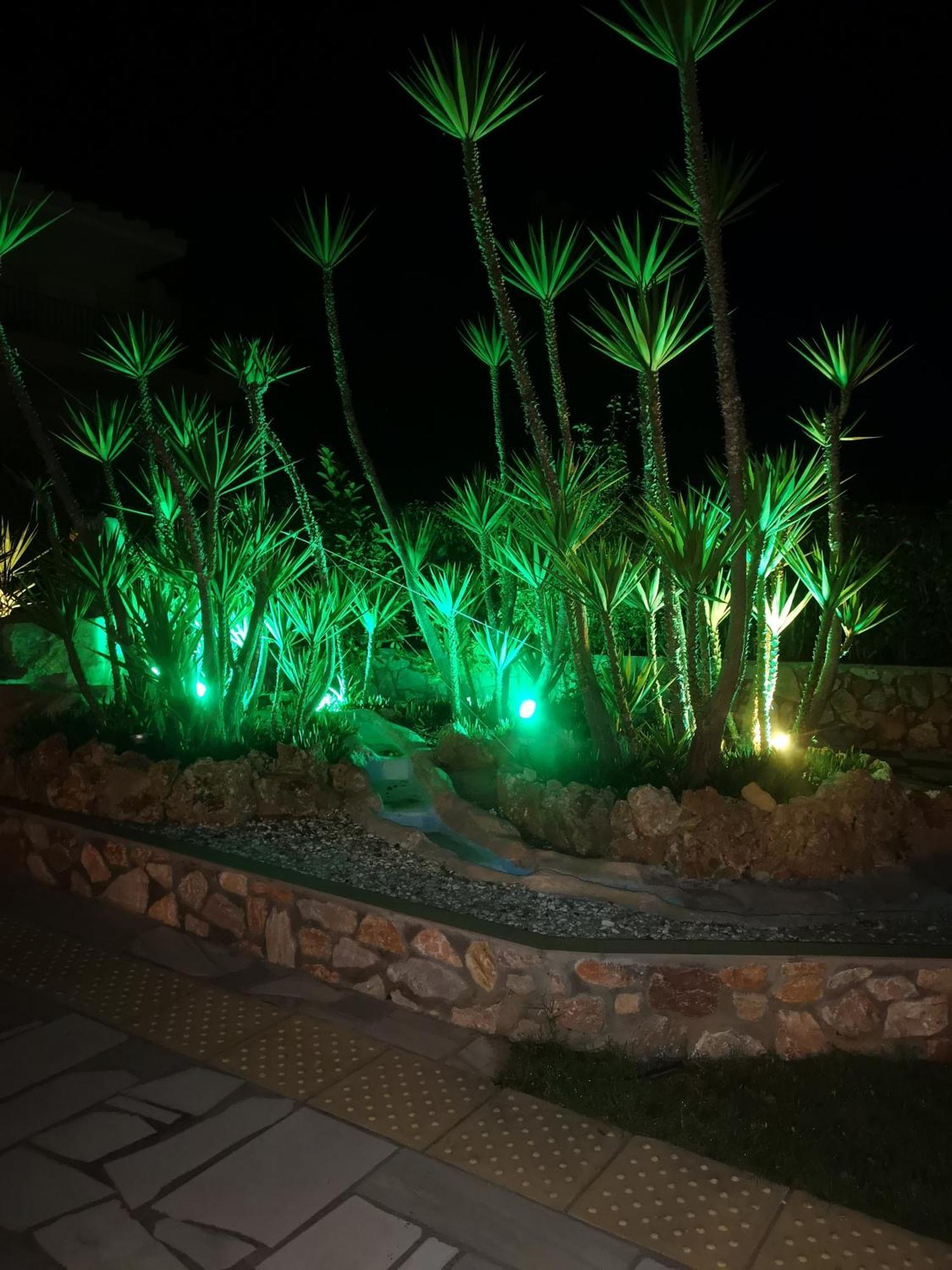 Makis Nest Apart-Hotel Vourvourou Buitenkant foto